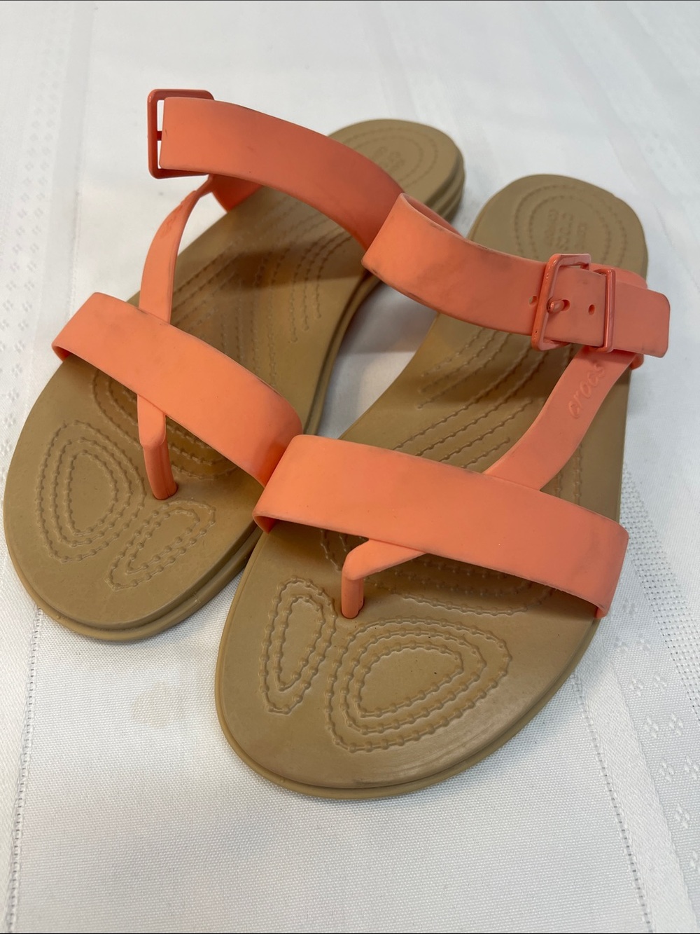 Women’s Coral Crocs Toe-Post Sandals with Adjustable Strap Sz 7M